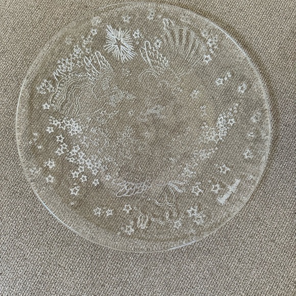 Neiman Marcus 13’’ Christmas Angels Platter - Picture 8 of 8